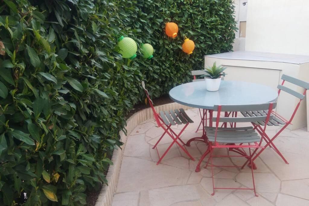 Апартаменты Appt 1 A 4 Pers Cocoon,1,500 Km Sortie Auto, 3 Km Ctre Macon, Pkg Cour Privee Экстерьер фото
